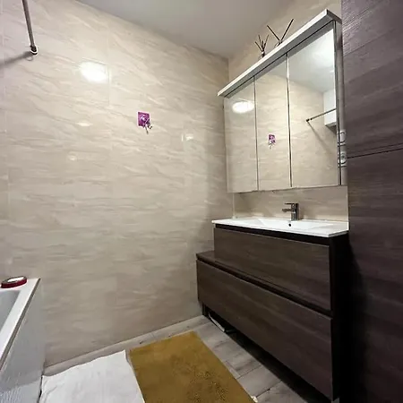 Duplex : Dernier Etage Avec Balcon Apartment
